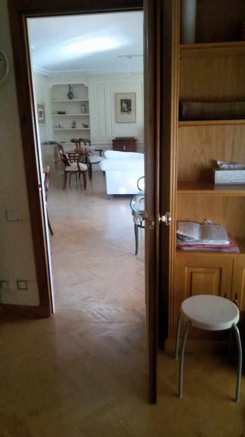 Modern B&B Somosaguas Bagian luar foto