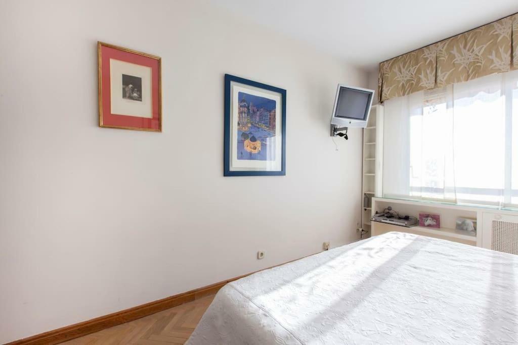Modern B&B Somosaguas Bagian luar foto