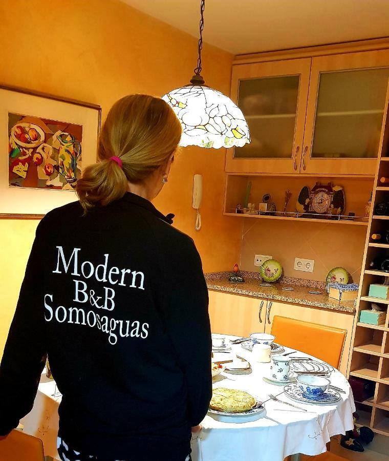 Modern B&B Somosaguas Bagian luar foto
